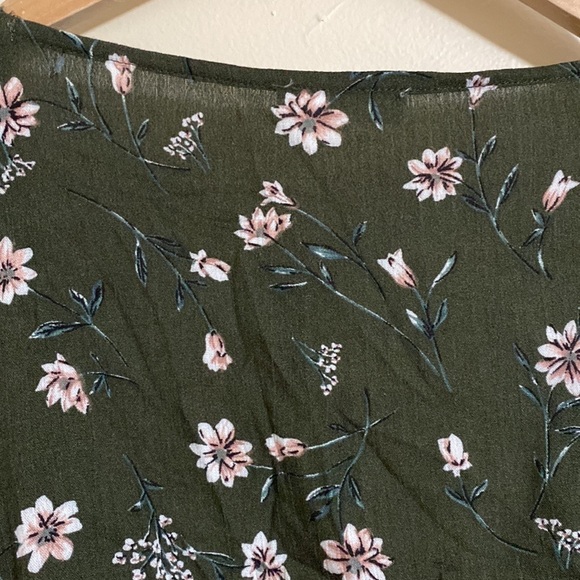 Blush Tie Front Floral Print Cropped Top With Balloon Sleeves - Picture 10 of 10